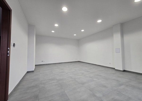 Prenájom nebytového priestoru/kancelárie 30m2 Rovinka