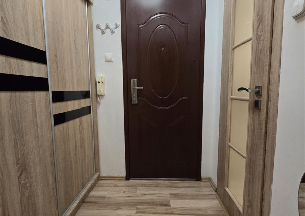 Na prenájom 1-izbový - Garsónka byt v Šamoríne, ulica Hlavná