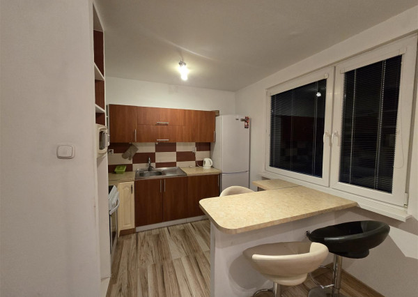 Na prenájom 1-izbový - Garsónka byt v Šamoríne, ulica Hlavná