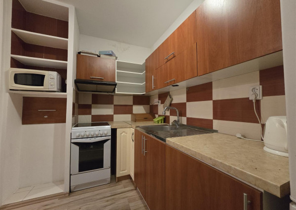 Na prenájom 1-izbový - Garsónka byt v Šamoríne, ulica Hlavná