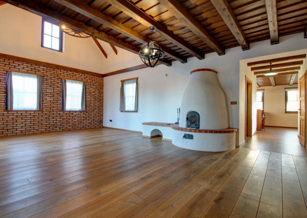 Vidiecka romantická vila na 840 m², 25 min. od Petržalky