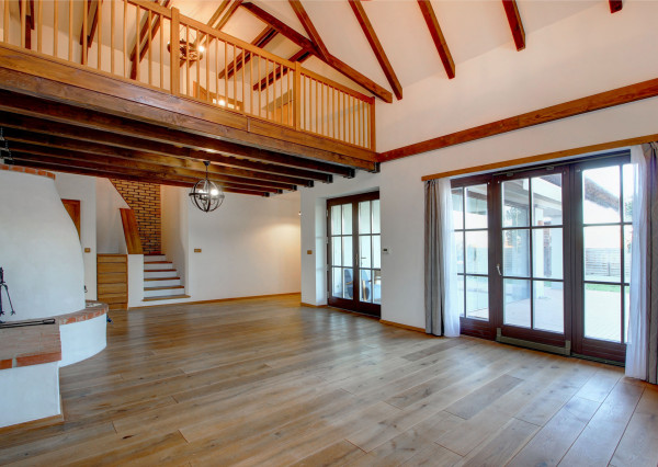 Vidiecka romantická vila na 840 m², 25 min. od Petržalky