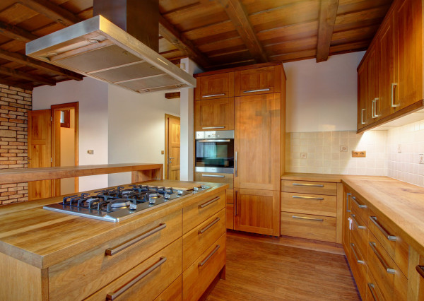 Vidiecka romantická vila na 840 m², 25 min. od Petržalky