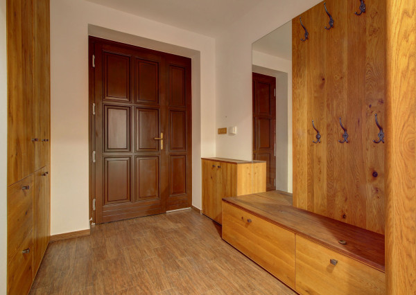 Vidiecka romantická vila na 840 m², 25 min. od Petržalky