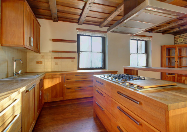 Vidiecka romantická vila na 840 m², 25 min. od Petržalky