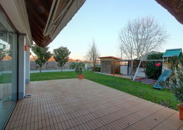 Vidiecka romantická vila na 840 m², 25 min. od Petržalky