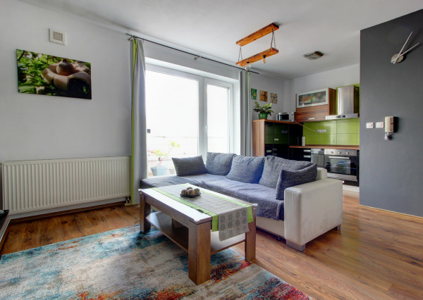 REZERVOVANÉ-  2-i. byt s dvoma terasami a parkovaním v Rovinke