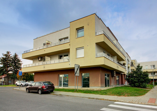 REZERVOVANÉ-  2-i. byt s dvoma terasami a parkovaním v Rovinke