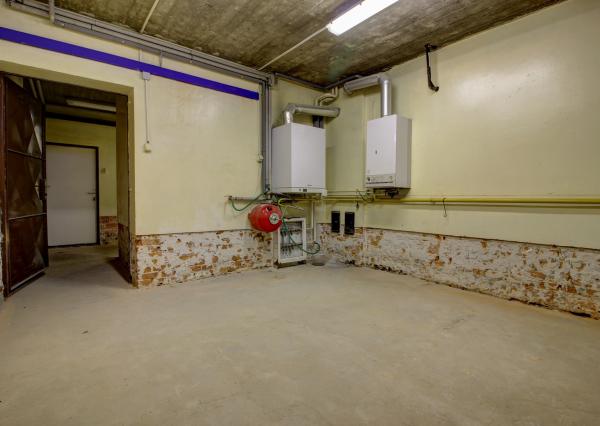 Na predaj: Komerčná budova, Báč