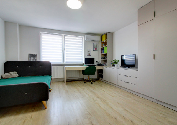 Priestranný 5-izbový RD s na 802 m² pozemku v pokojnej obci Macov