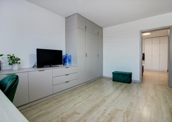 Priestranný 5-izbový RD s na 802 m² pozemku v pokojnej obci Macov