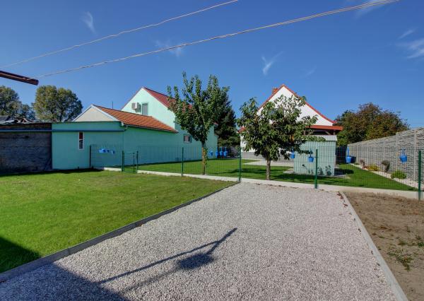 Priestranný 5-izbový RD s na 802 m² pozemku v pokojnej obci Macov