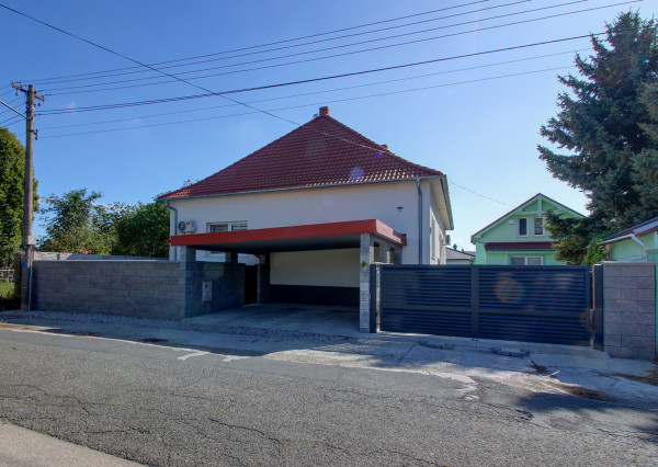 Priestranný 5-izbový RD s na 802 m² pozemku v pokojnej obci Macov