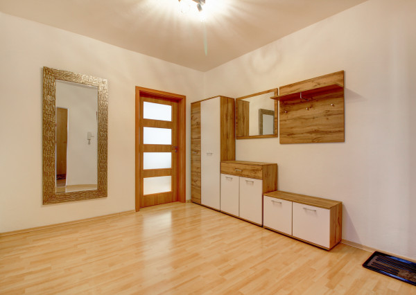 REZERVOVANÉ - Prenájom - Klimatizovaný, zariadený 3-i. byt v BA- Petržalka