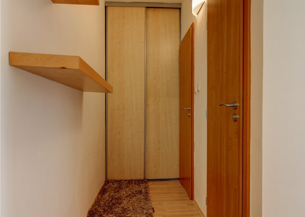 REZERVOVANÉ - Prenájom - Klimatizovaný, zariadený 3-i. byt v BA- Petržalka