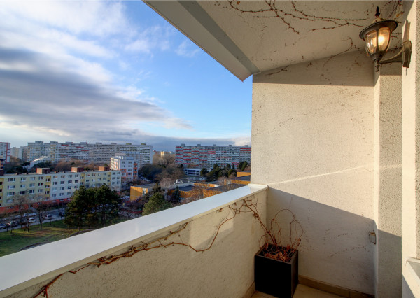 REZERVOVANÉ - Prenájom - Klimatizovaný, zariadený 3-i. byt v BA- Petržalka