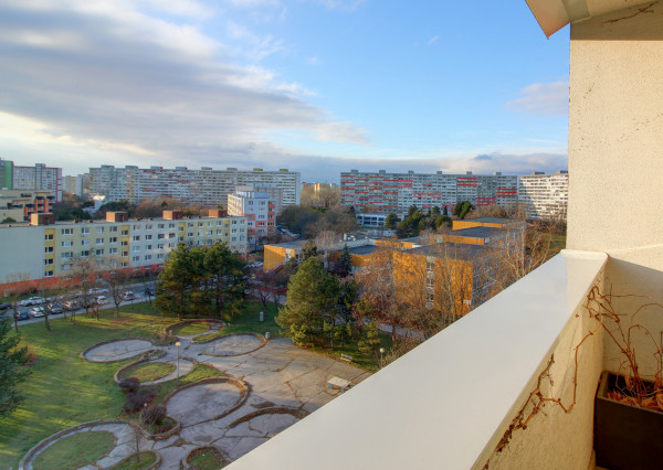 REZERVOVANÉ - Prenájom - Klimatizovaný, zariadený 3-i. byt v BA- Petržalka