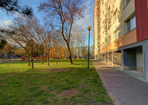 REZERVOVANÉ - Prenájom - Klimatizovaný, zariadený 3-i. byt v BA- Petržalka