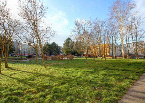 REZERVOVANÉ - Prenájom - Klimatizovaný, zariadený 3-i. byt v BA- Petržalka