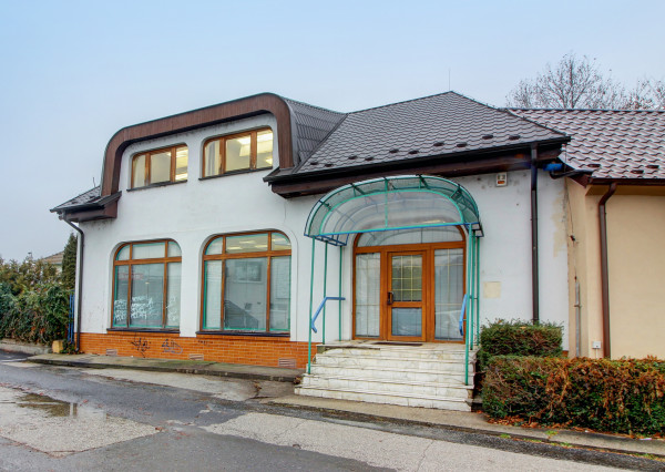 Na prenájom predajňa a kancelárske priestory v Šamoríne