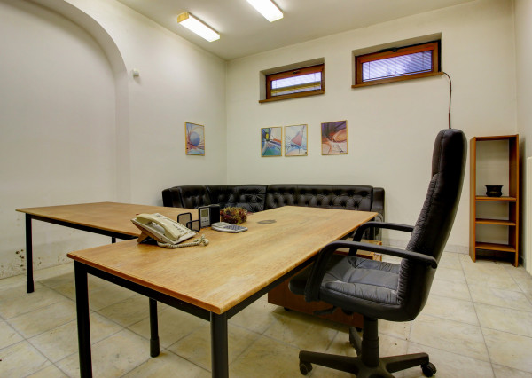 Na prenájom predajňa a kancelárske priestory v Šamoríne