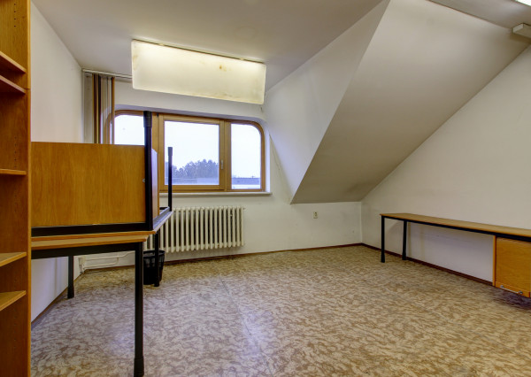 Na prenájom predajňa a kancelárske priestory v Šamoríne