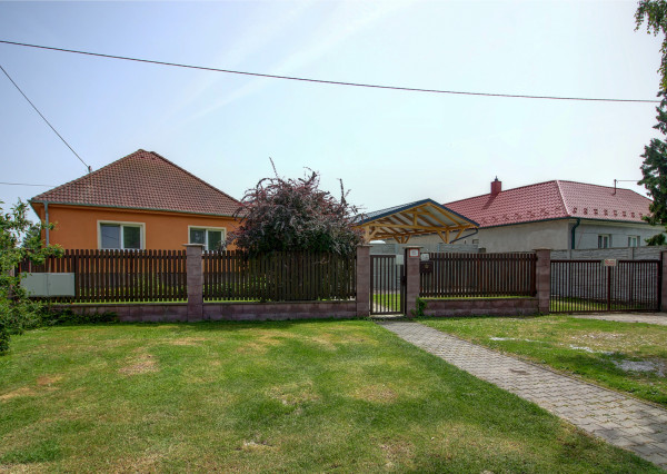 Na predaj: 4i RD -INVESTIČNÁ PRÍLEŽITOSŤ - obec Hamuliakovo