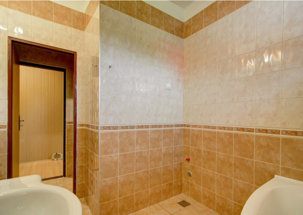 Na predaj: 4i RD -INVESTIČNÁ PRÍLEŽITOSŤ - obec Hamuliakovo