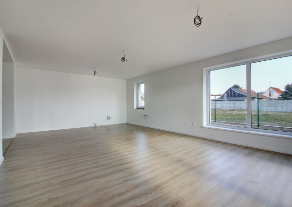 Na predaj: 4izbový rodinný dom kolaudovaný – Šamorín-Bučuháza,  stav štandard