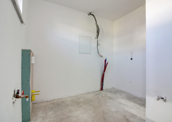 REZERVOVANÝ- Na predaj skolaudovaný 4i RD s pozemkom 596 m² v Malej Pake. BONUS realizácia štandardu v cene!