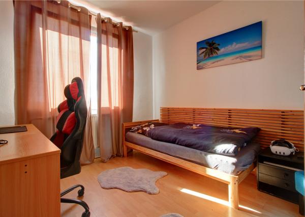 Na predaj: 2 izbový byt 49,79 m², Latorická,  BA-Pod. Biskupice