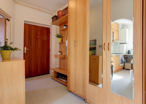 Na predaj: 2 izbový byt 49,79 m², Latorická,  BA-Pod. Biskupice