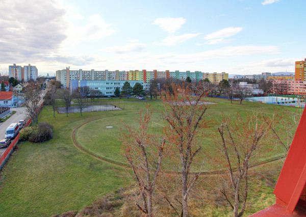 Na predaj: 2 izbový byt 49,79 m², Latorická,  BA-Pod. Biskupice