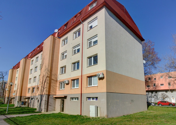 Na predaj: 2 izbový byt 49,79 m², Latorická,  BA-Pod. Biskupice