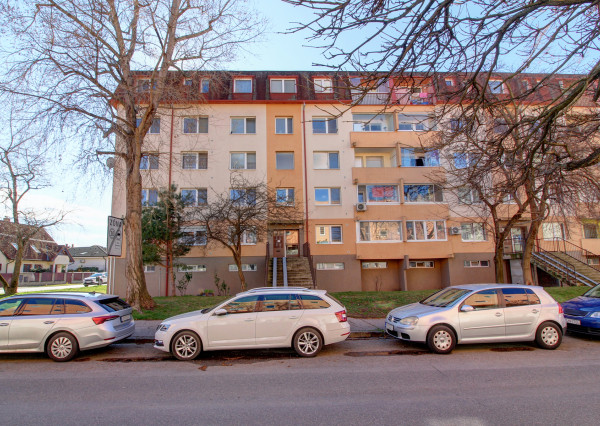 Na predaj: 2 izbový byt 49,79 m², Latorická,  BA-Pod. Biskupice