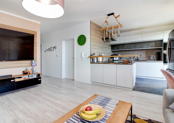 REZERVOVANÝ- Na predaj 3 izbový byt so záhradkou v Hamuliakove