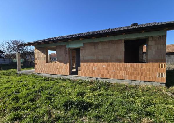 Na predaj pozemok 901 m2, Vojka na d Dunajom