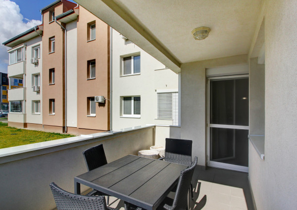 Na prenájom 2-izbový byt v Šamoríne – Hlboká ulica