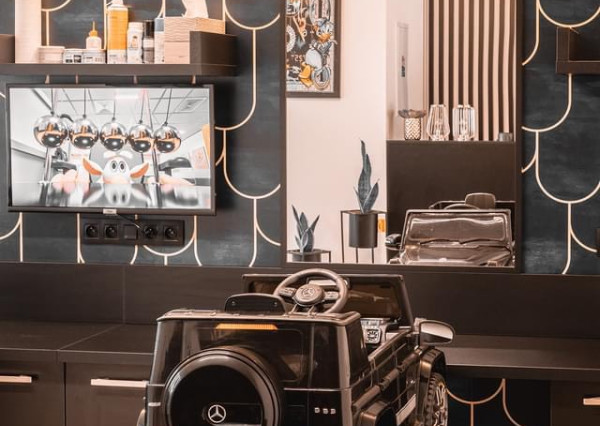 NA PREDAJ / ODSTÚPENIE ZABEHNUTÉHO SALÓNU KRÁSY V  DUNAJSKEJ LUŽNEJ