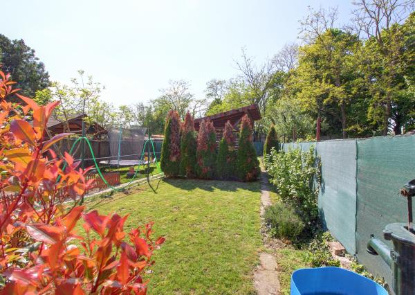 Na predaj: 3izbový byt s garážou a záhradou , Šamorín-Mliečno