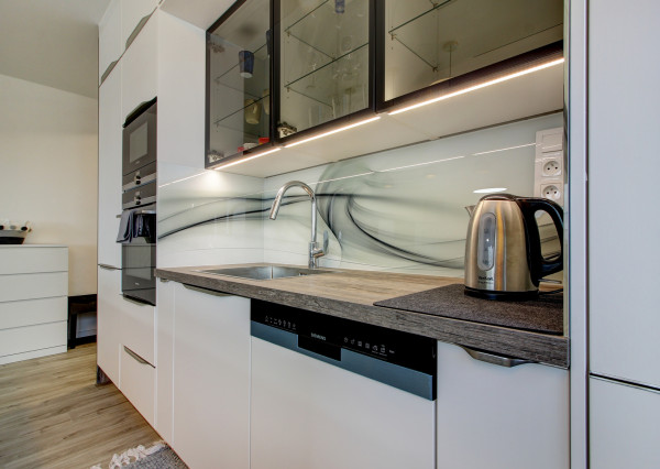 Na prenájom: 2-i byt s terasou, loggiou, bazénom a parkovaním v Rovinke