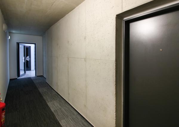 Na prenájom: 2-i byt s terasou, loggiou, bazénom a parkovaním v Rovinke