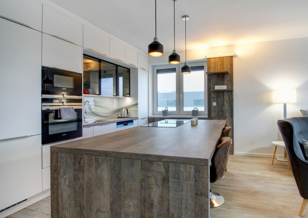 Na prenájom: 2-i byt s terasou, loggiou, bazénom a parkovaním v Rovinke