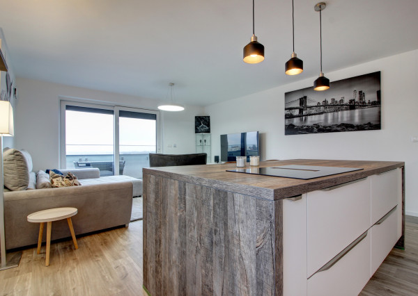 Na prenájom: 2-i byt s terasou, loggiou, bazénom a parkovaním v Rovinke