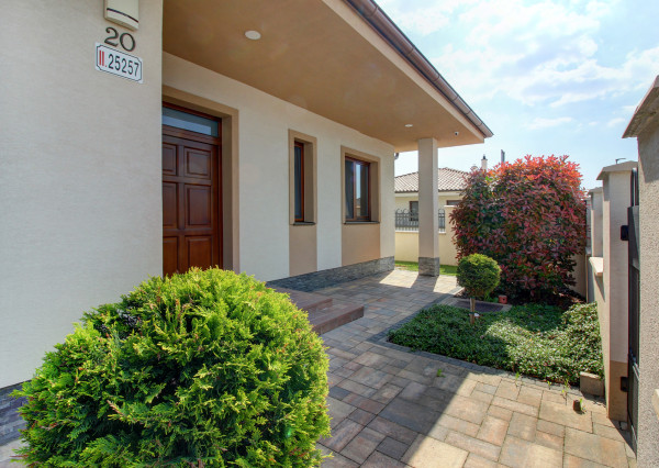 Na prenájom 4 izbový rodinný dom s garážou v Podunajských Biskupiciach