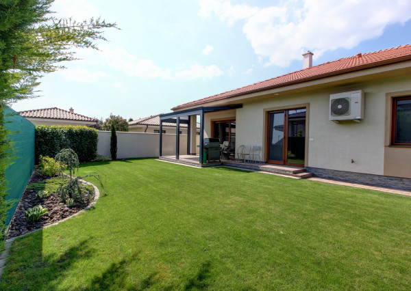 Na prenájom 4 izbový rodinný dom s garážou v Podunajských Biskupiciach