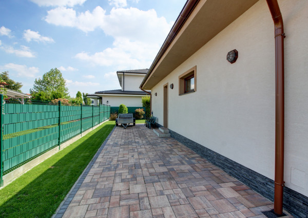 Na prenájom 4 izbový rodinný dom s garážou v Podunajských Biskupiciach