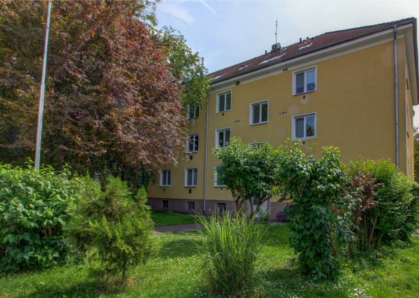 Na predaj: 2 izbový byt 52 m², Školská,  Šamorín