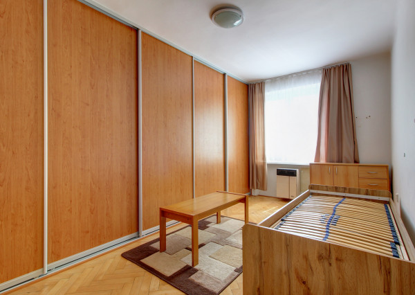 Na predaj: 2 izbový byt 52 m², Školská,  Šamorín