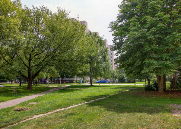 Na predaj: 2 izbový byt 52 m², Školská,  Šamorín